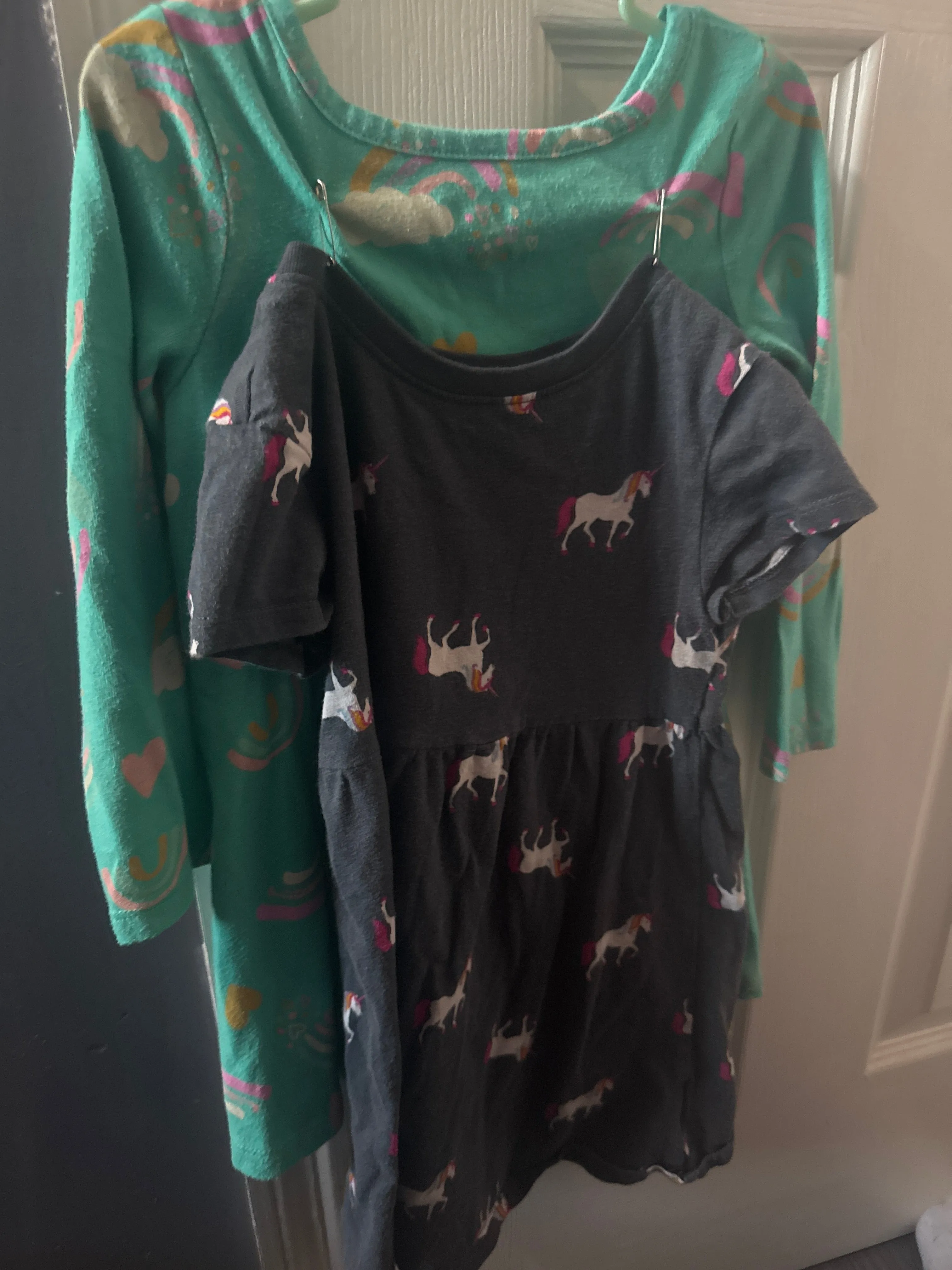 2 pc casual dresses Rainbows and unicorns - size Kids Clothing:     3 & 3T