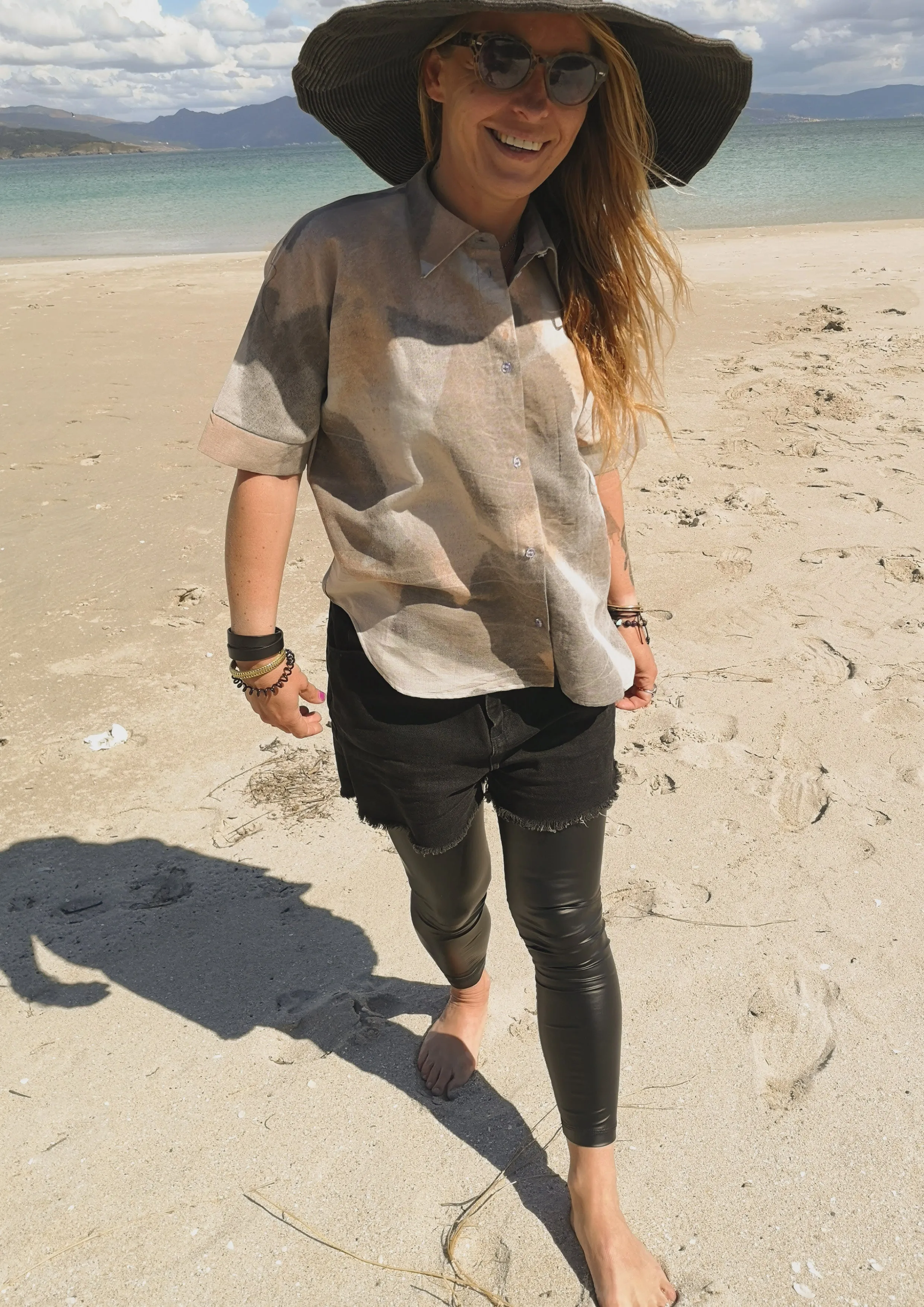 HOMEMADE - UNIQUE BLOUSE UNISEX - HAND PAINTED - light grey / salmon