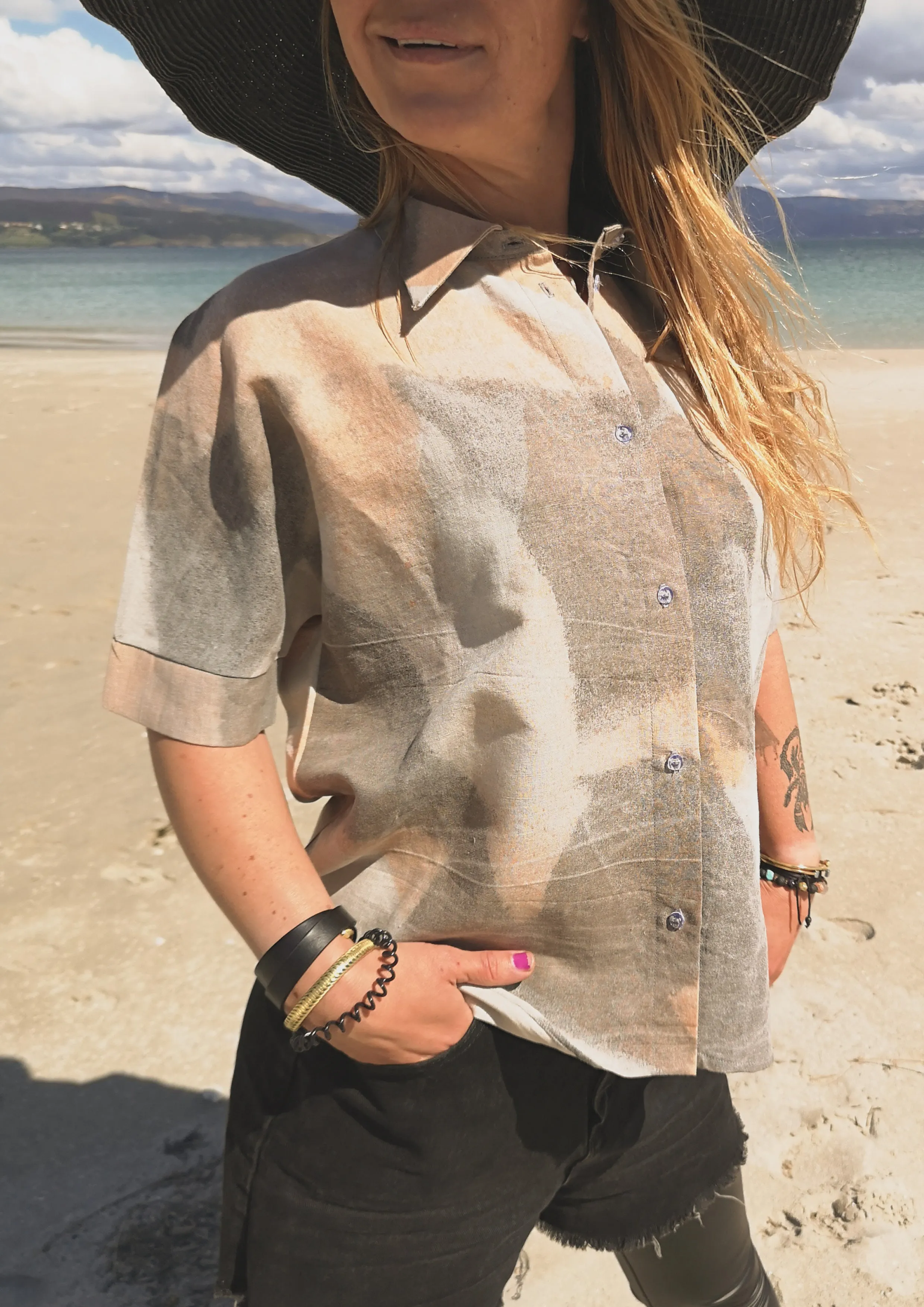 HOMEMADE - UNIQUE BLOUSE UNISEX - HAND PAINTED - light grey / salmon