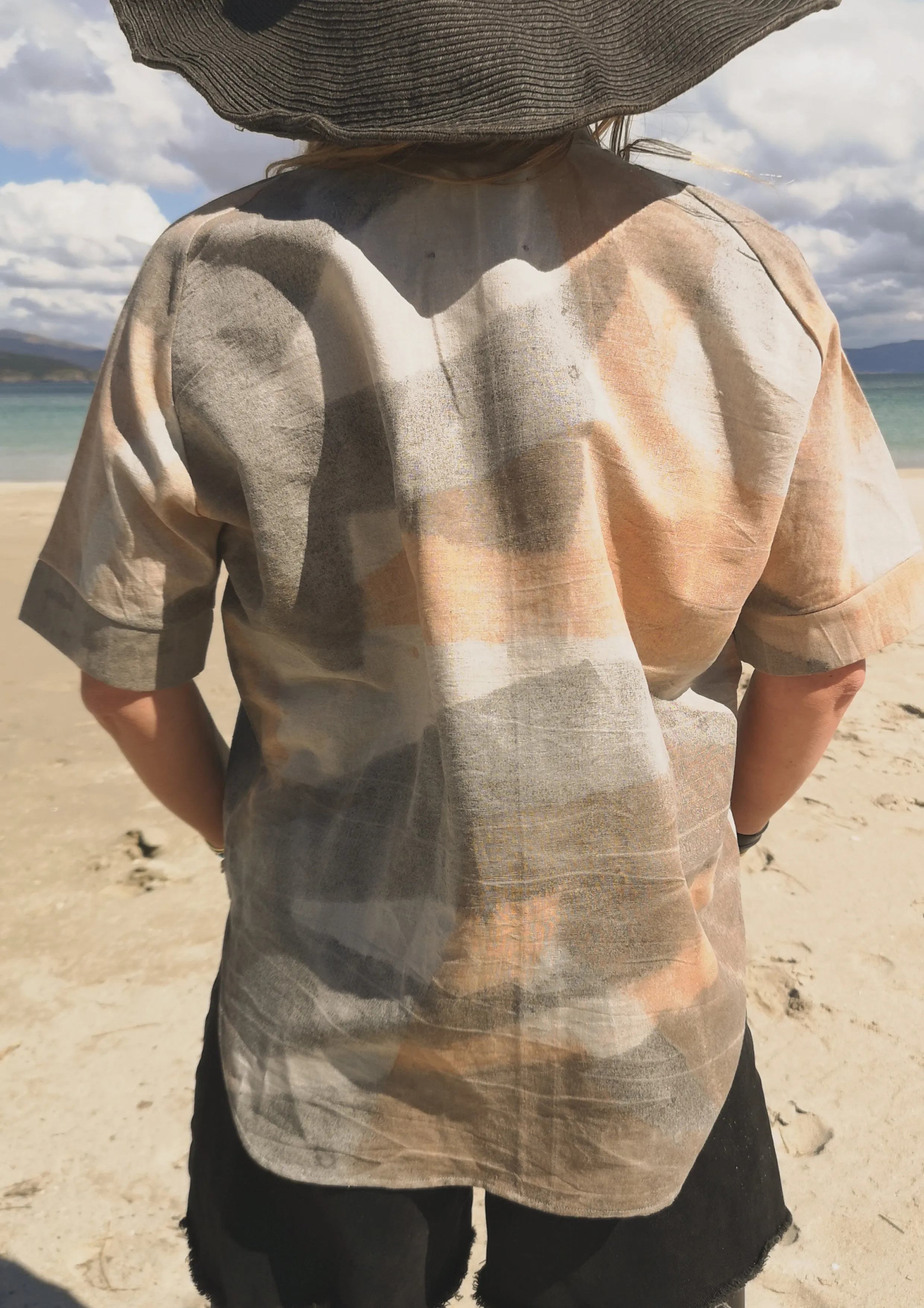 HOMEMADE - UNIQUE BLOUSE UNISEX - HAND PAINTED - light grey / salmon