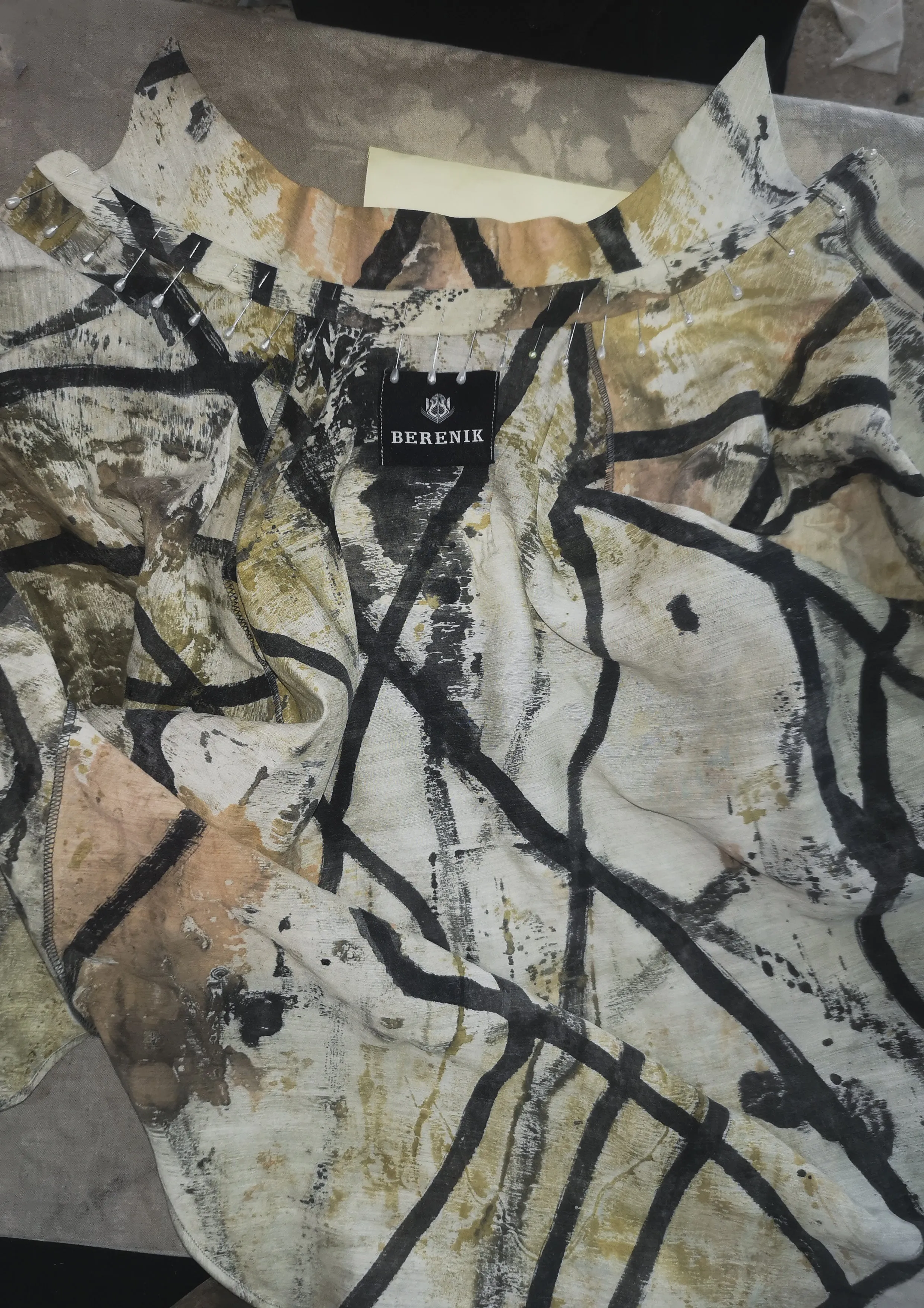 HOMEMADE - UNIQUE BLOUSE UNISEX - HAND PAINTED - light grey / salmon