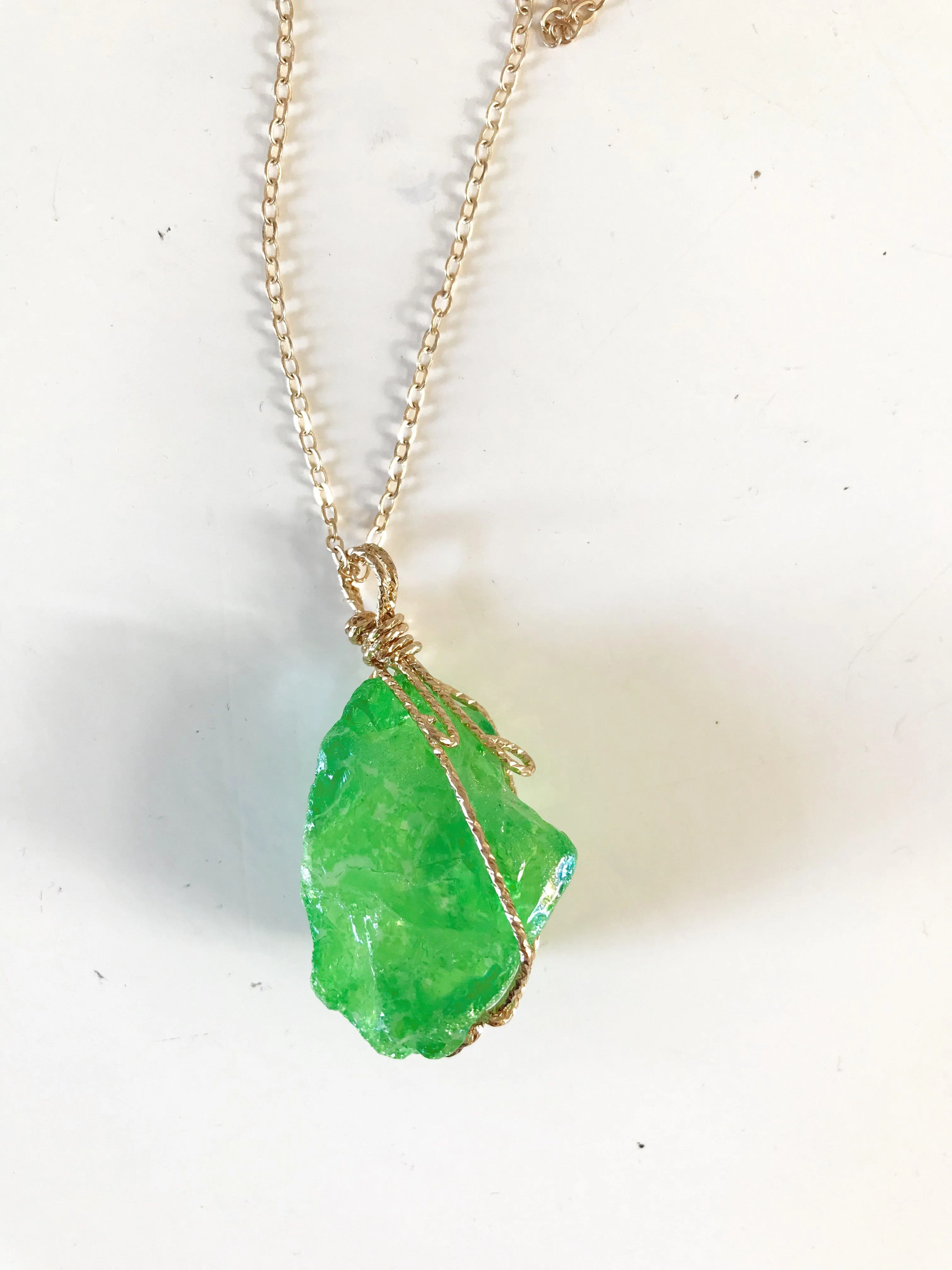 Natural stone fluorite gold-tone chain bohemian pendant necklace