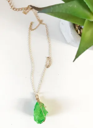 Natural stone fluorite gold-tone chain bohemian pendant necklace