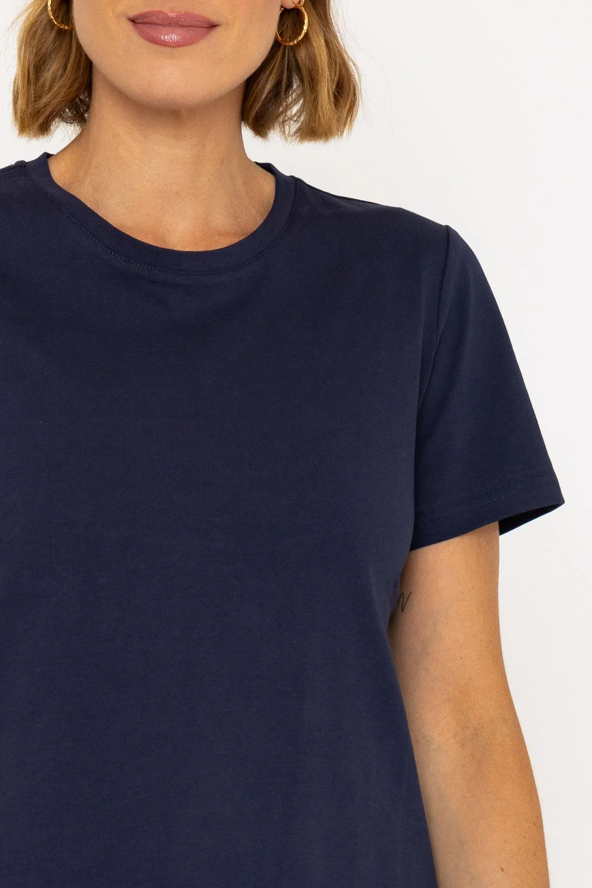Short Sleeve Round Neck Tee in Navy