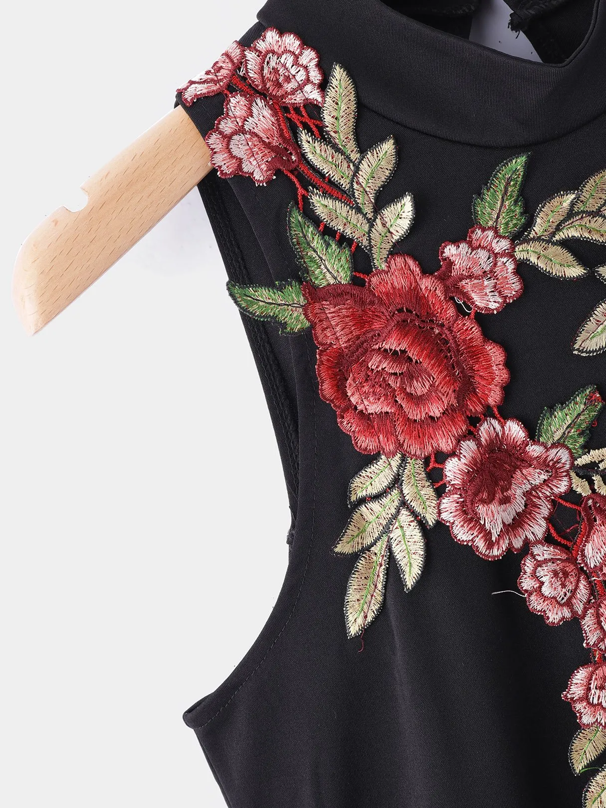 Wholesale Black Round Neck Sleeveless Embroidered Ruffle Hem Casual Dress